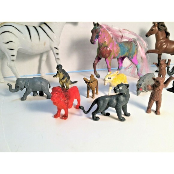 Lot 18 Plastic Toy Animals -Horses Lion Bear Zebra Safari Pony Giraffe Elephant - Picture 3 of 5